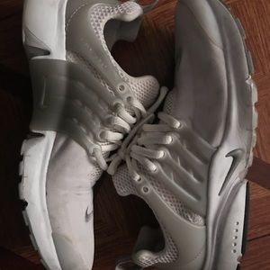White nike prestos
